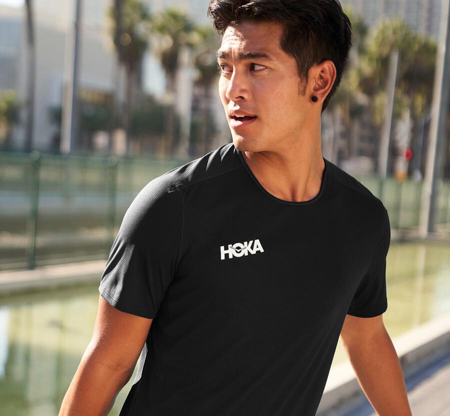 Hoka Australia One One Performance Short Sleeve - Mens Tops Black - JAFDK-1439